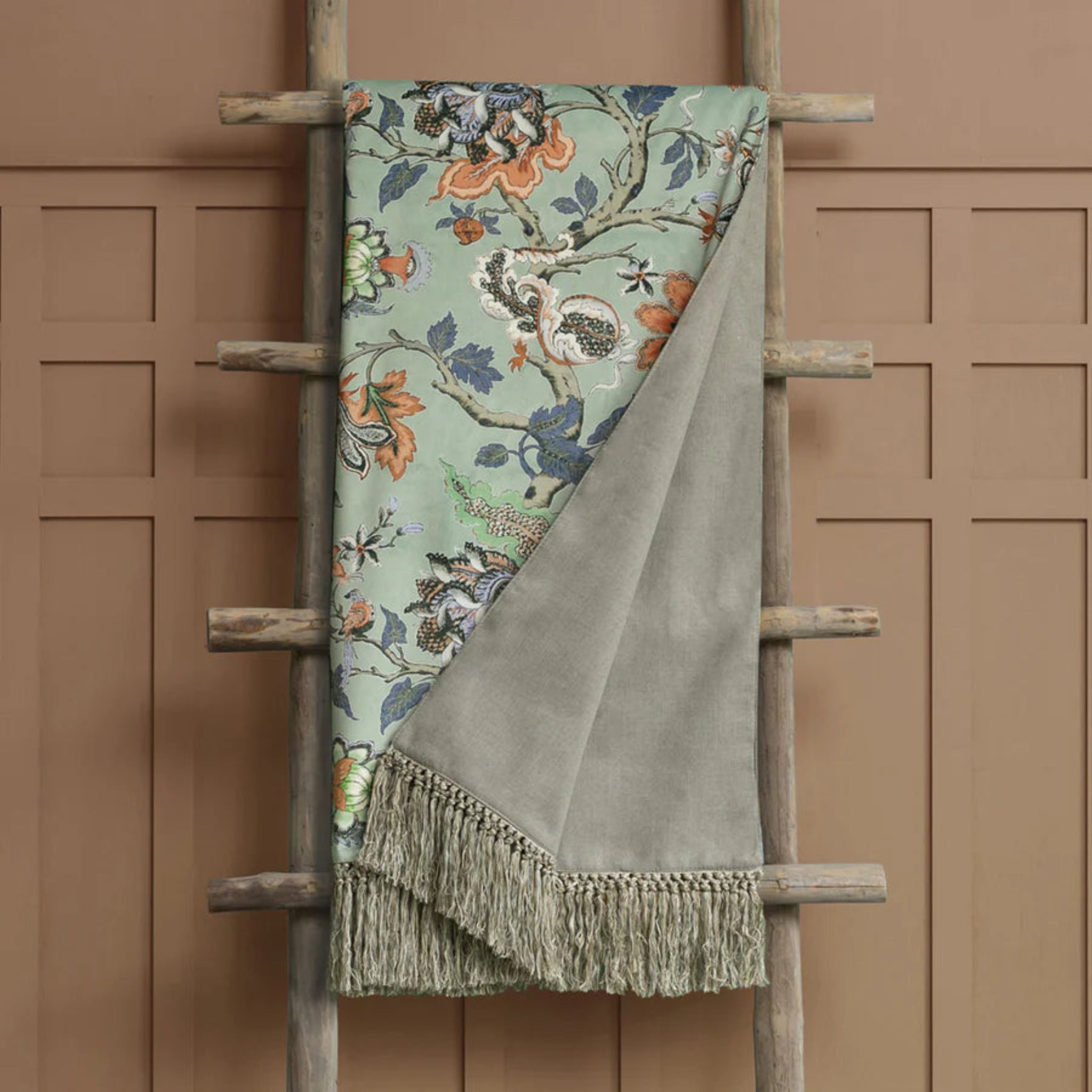 Voyage Maison Adhira Velvet Throw Mint