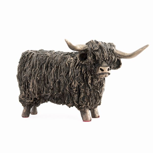 Frith Sculpture Standing Highland Cow VB019