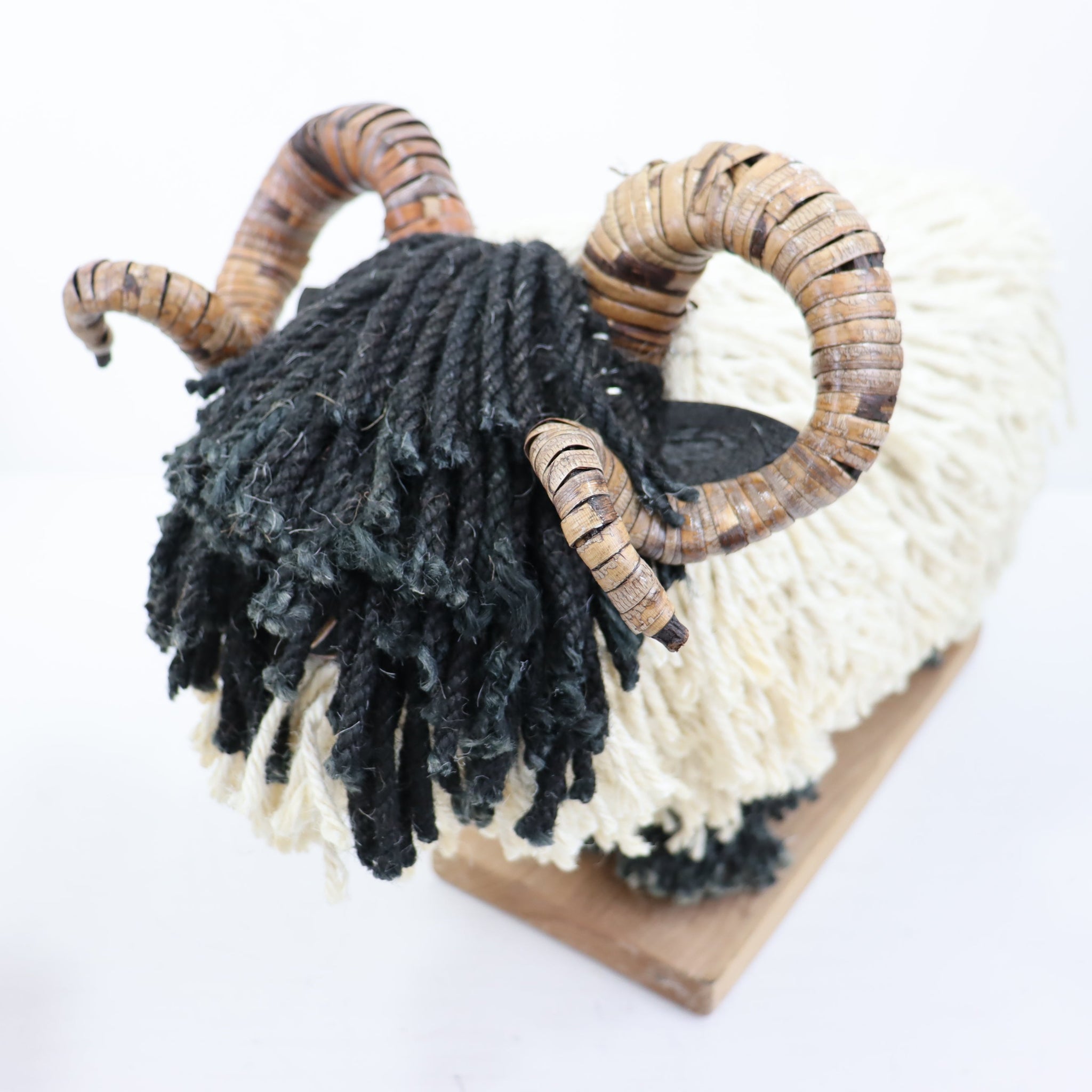 Aquarelle Home Sheep Rupert with horns 