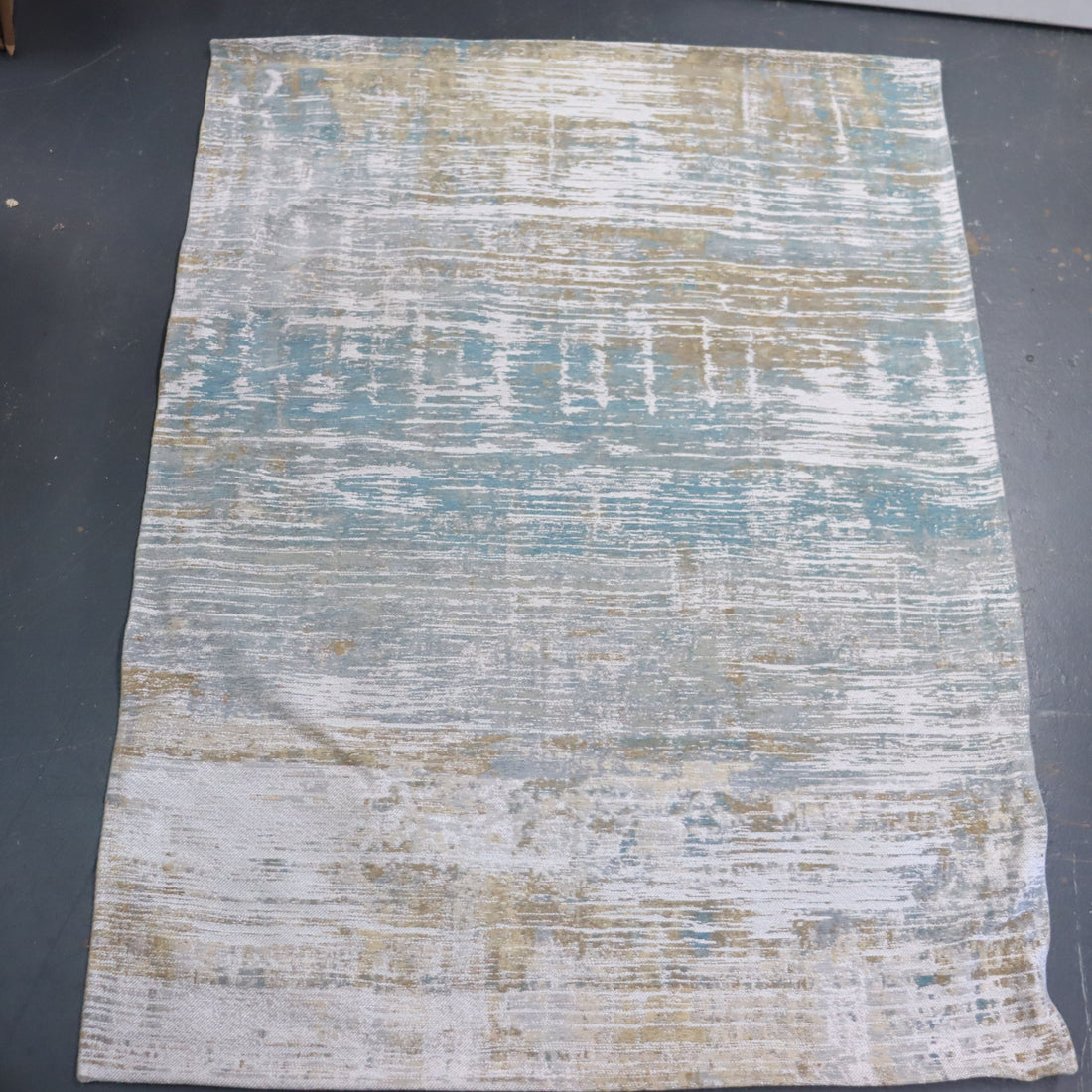 Louis De Poortere Atlantic Streaks 8718 Long Island Blue 140cm x 200cm