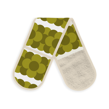 a pair of oven mitts