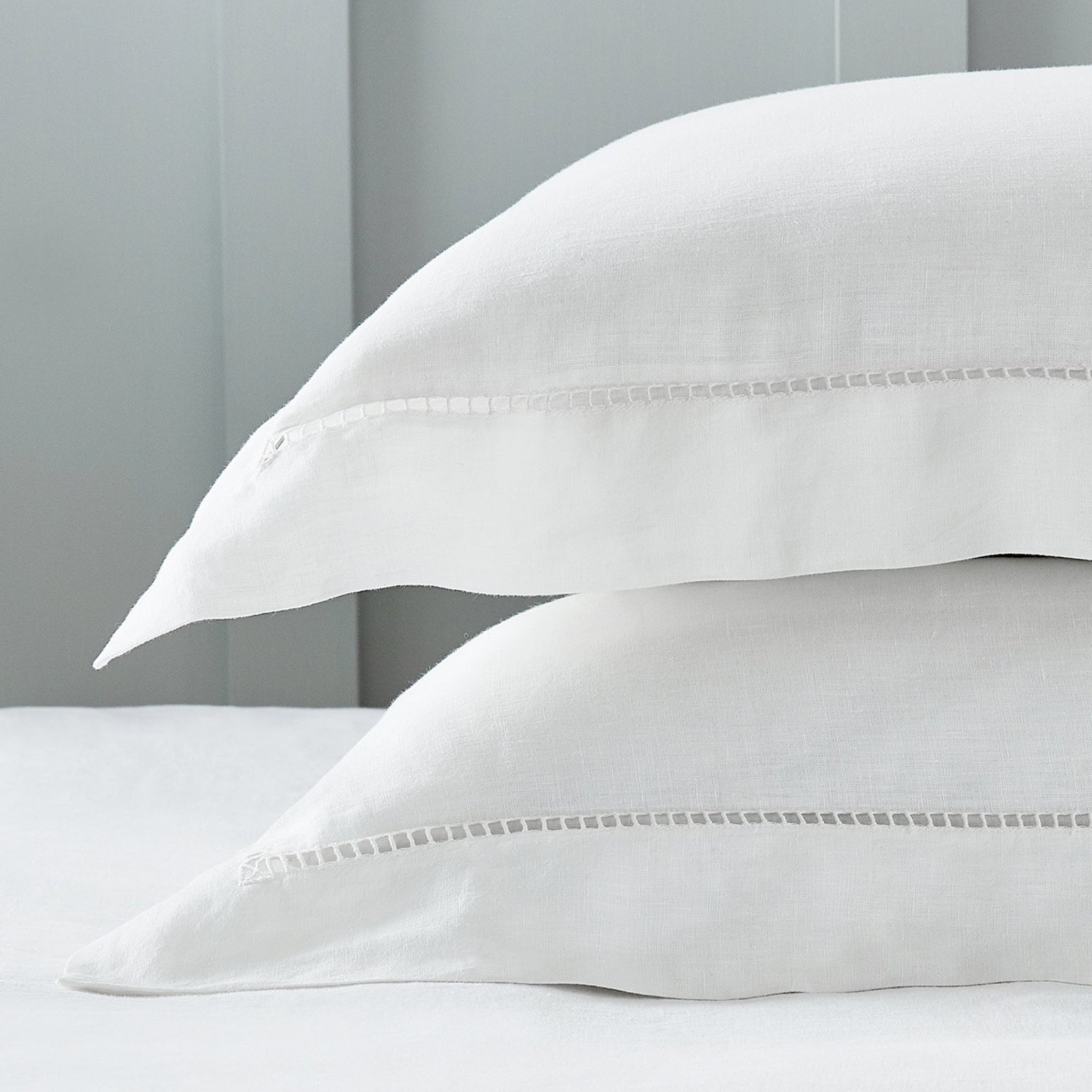 The White Company Santorini Linen Oxford Single Pillowcase US Size 20 x 24 in