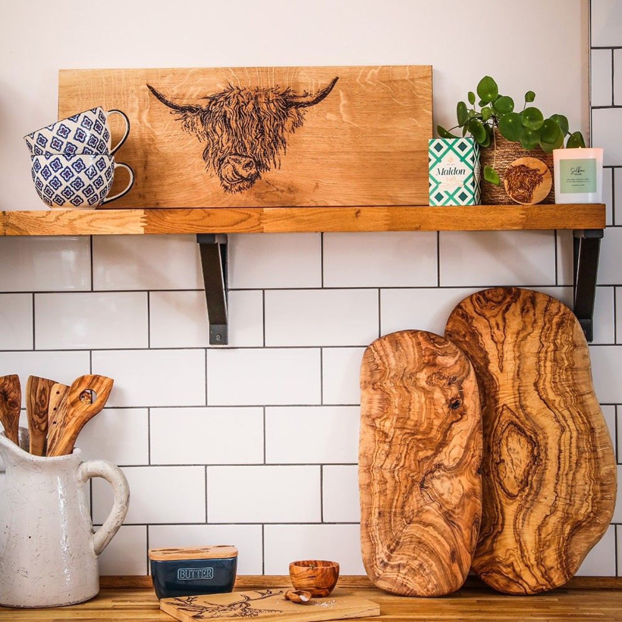 Selbrae House Oak Serving Board Highland Cow Large 60cm x 25cm