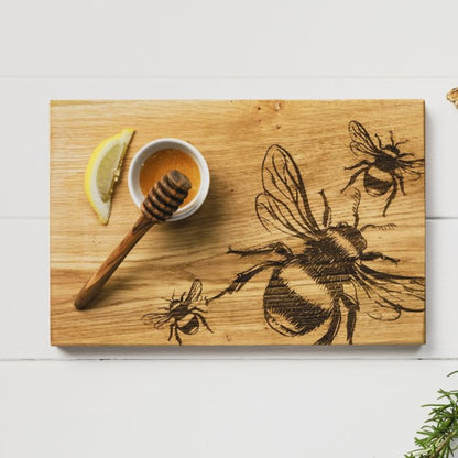 Selbrae House Oak 30cm Serving Board Bee