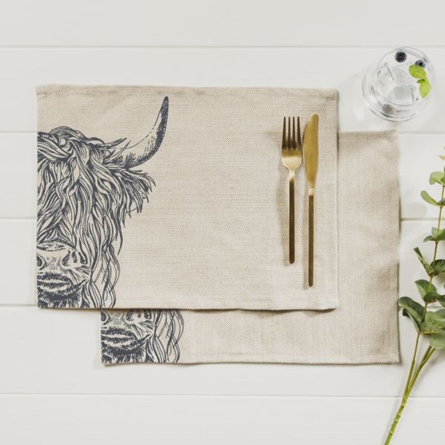 Selbrae House 2 Highland Cow Linen Placemats